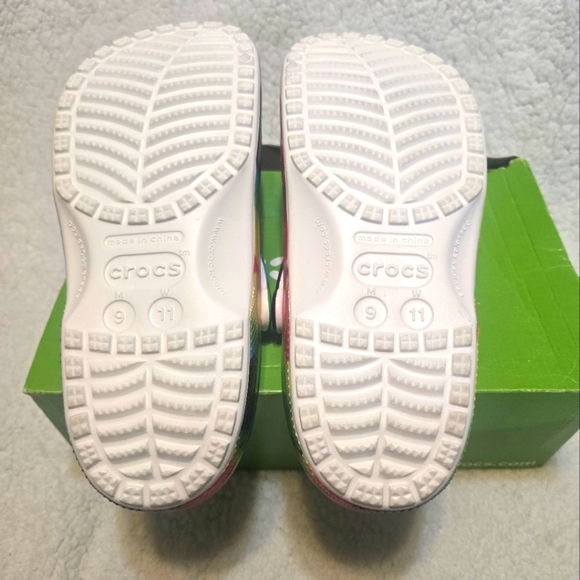 Crocs Classic Tie Dye Graphic Clog Unisex M9/W11 - Picture 6 of 7